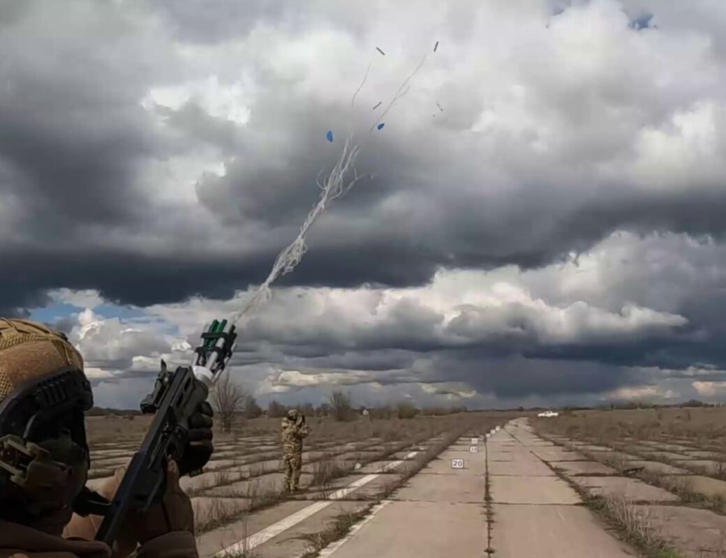 ЧОМУ САМЕ ТЕНЕТ-25